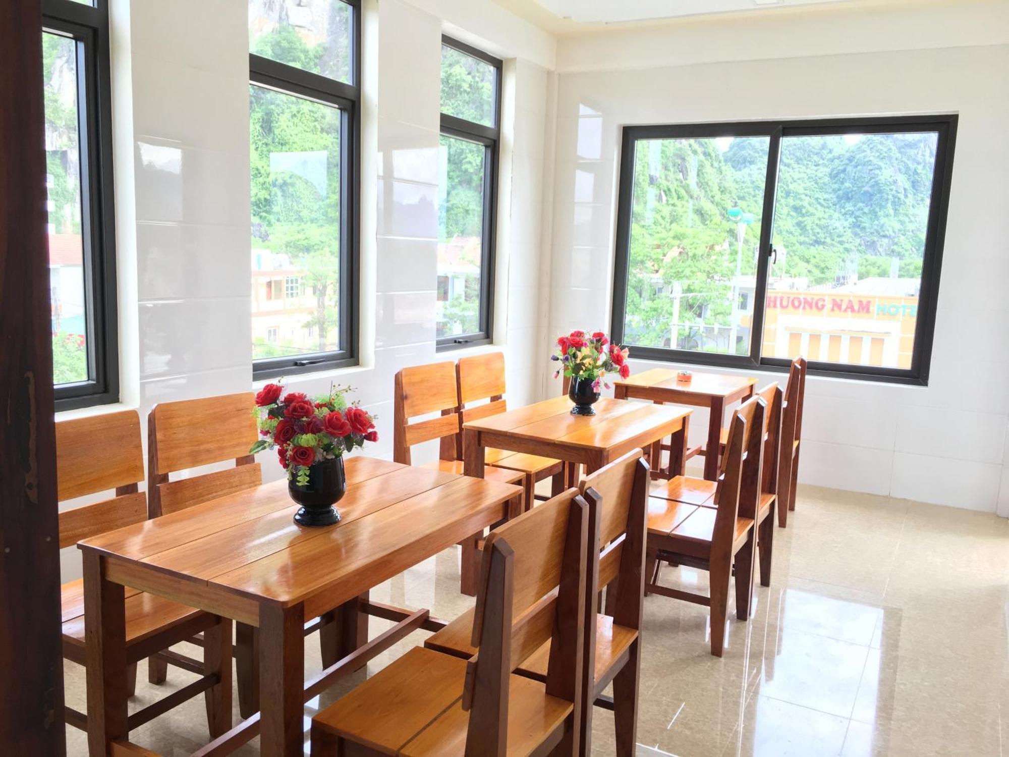 Sky Hotel Phong Nha Exterior foto